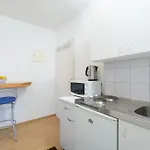 Mm *