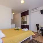 Apartment Mm *
