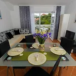 Apartment Mm *