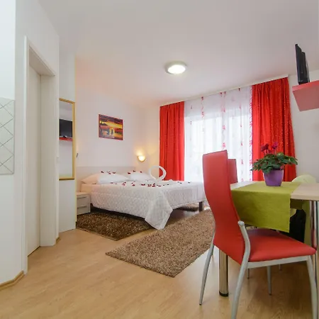 Mm * Trogir