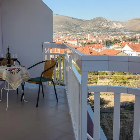 Apartment Mm